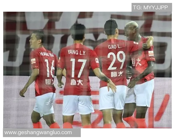 恒大与鲁能激战广东体育场球迷期待精彩对决与激情时刻